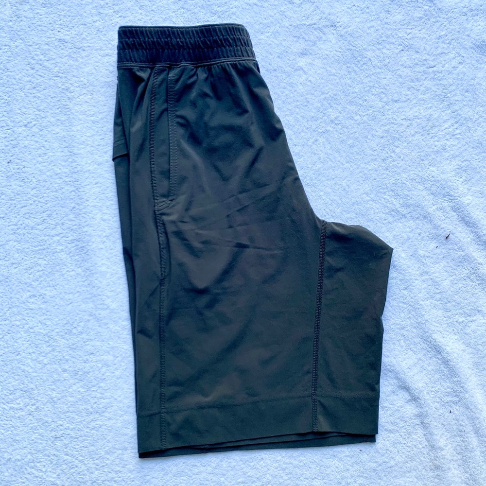 Lululemon Mens Fitness Linerless Shorts - Picture 3 of 7